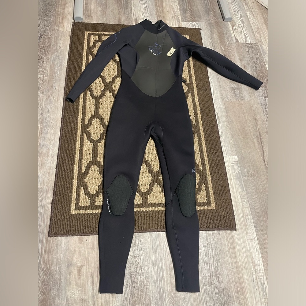 XCEL 4/3MM Women’s Size 8 Back Zip Full Wetsuit
